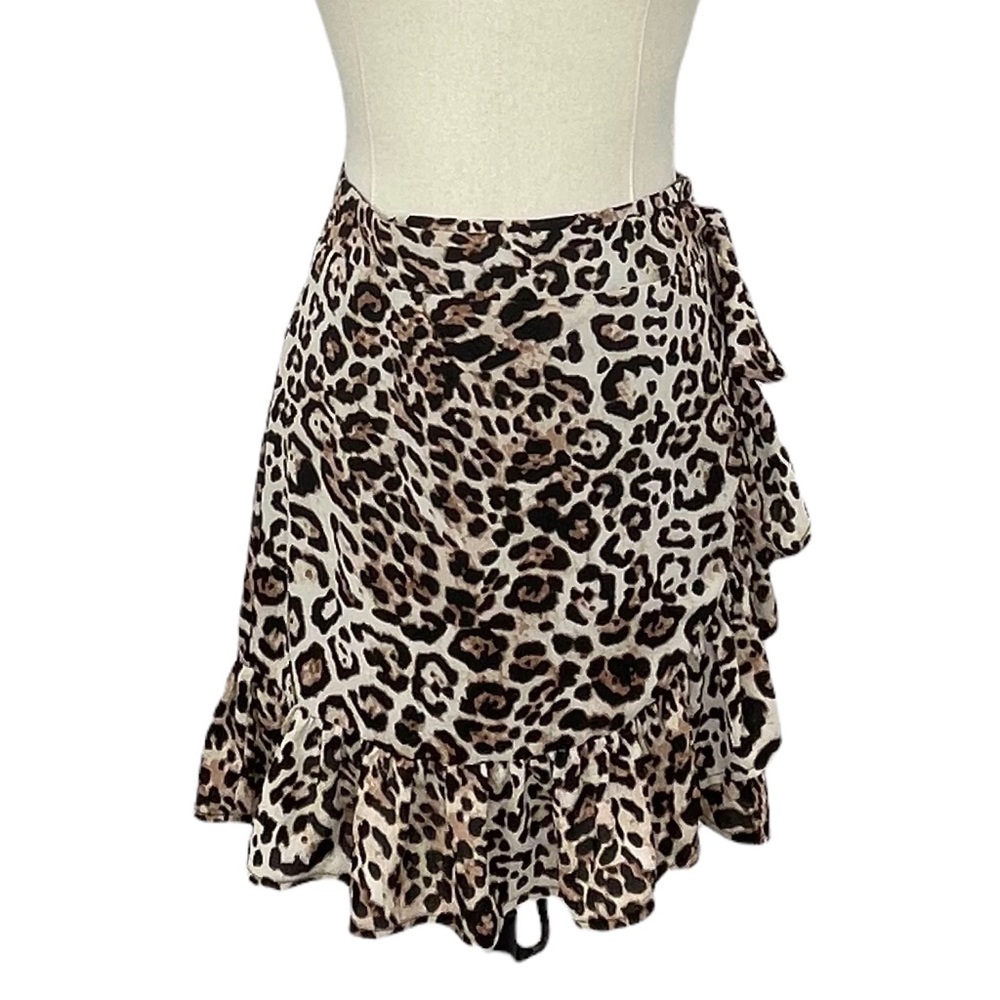 Forever 21 Leopard Print Skirt Ruffle Edge Side Tie and Button Closure Sz Small